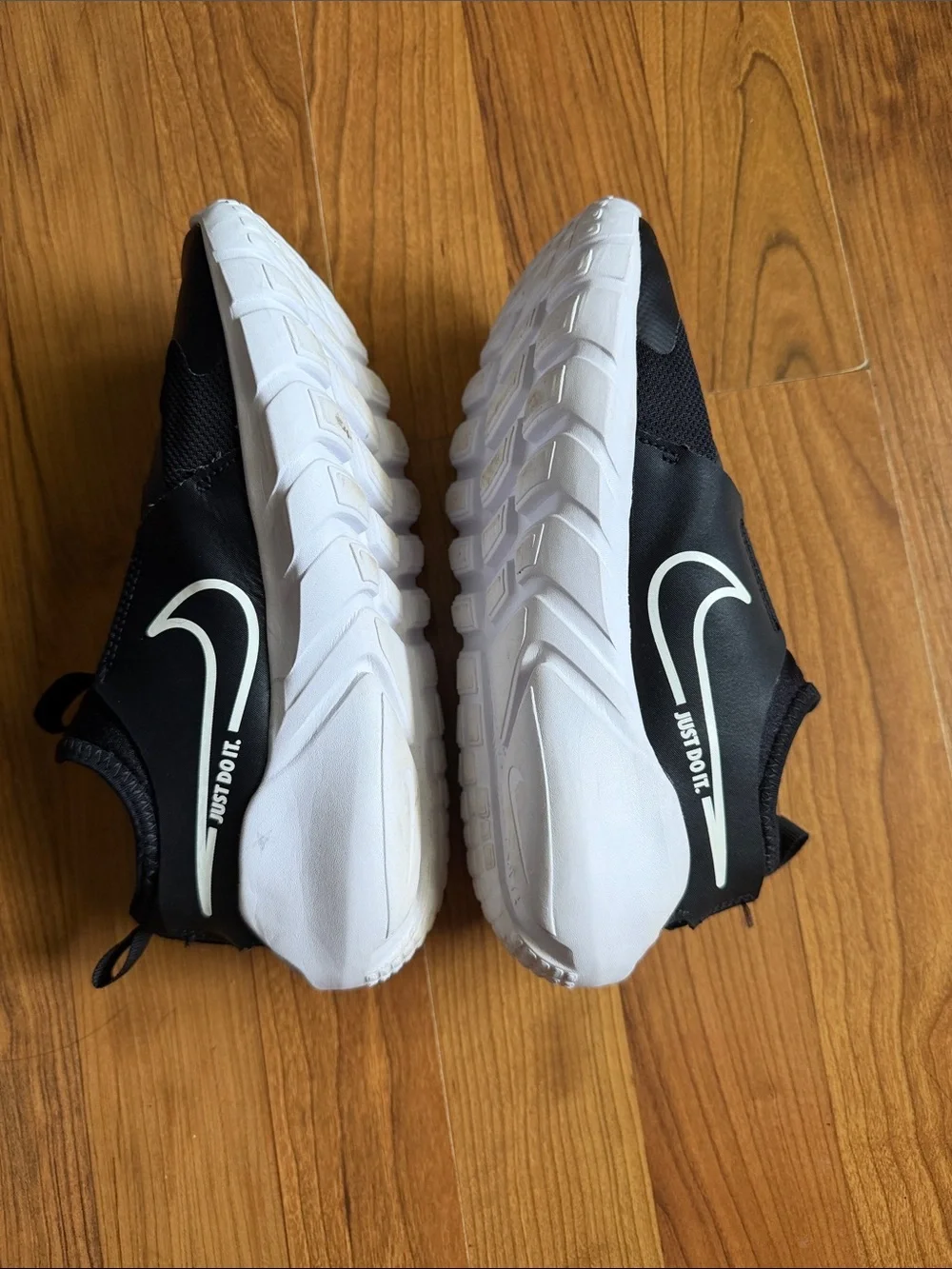 Nike Kids Black Flex Slip-On Sneakers Size 4.5